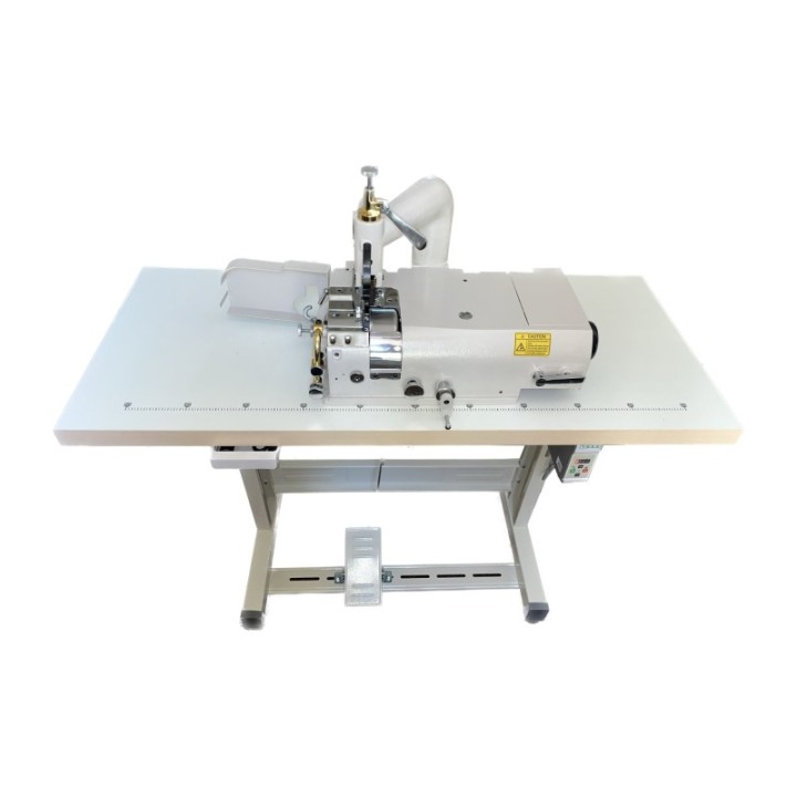 Machine à parer le cuir