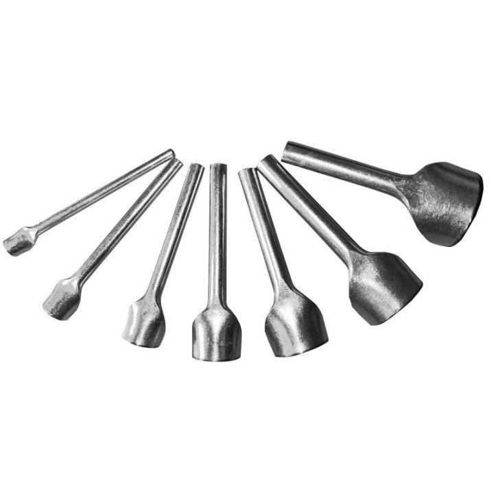 Set of 7 round-ended punches