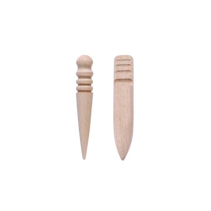 Wooden slicker brush
