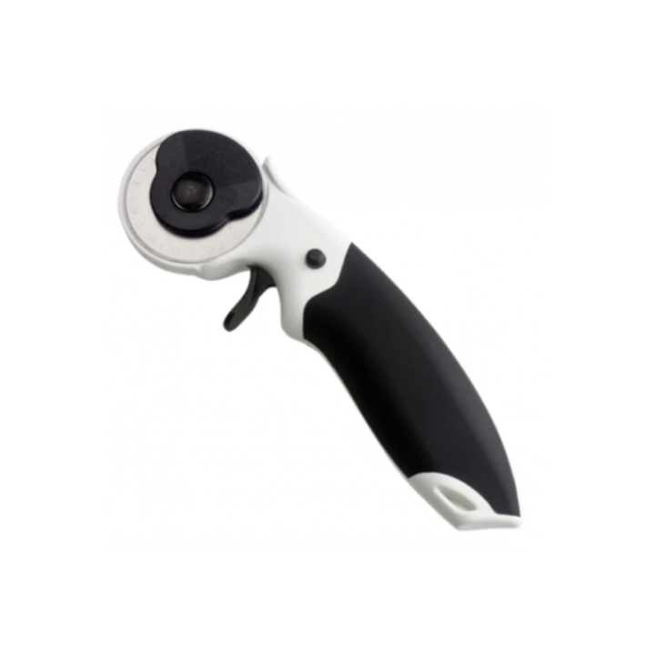 Easy-grip rotary cutter